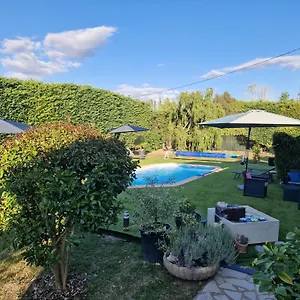 L'étape Provencale Bed & Breakfast